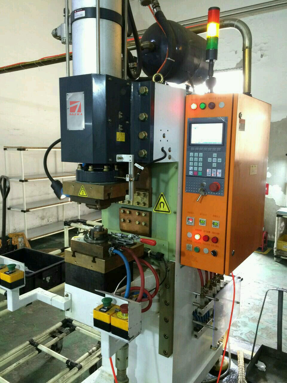 汽車(chē)空調(diào)電磁離合器凸焊機(jī),電磁離合器自動(dòng)點(diǎn)焊機(jī)